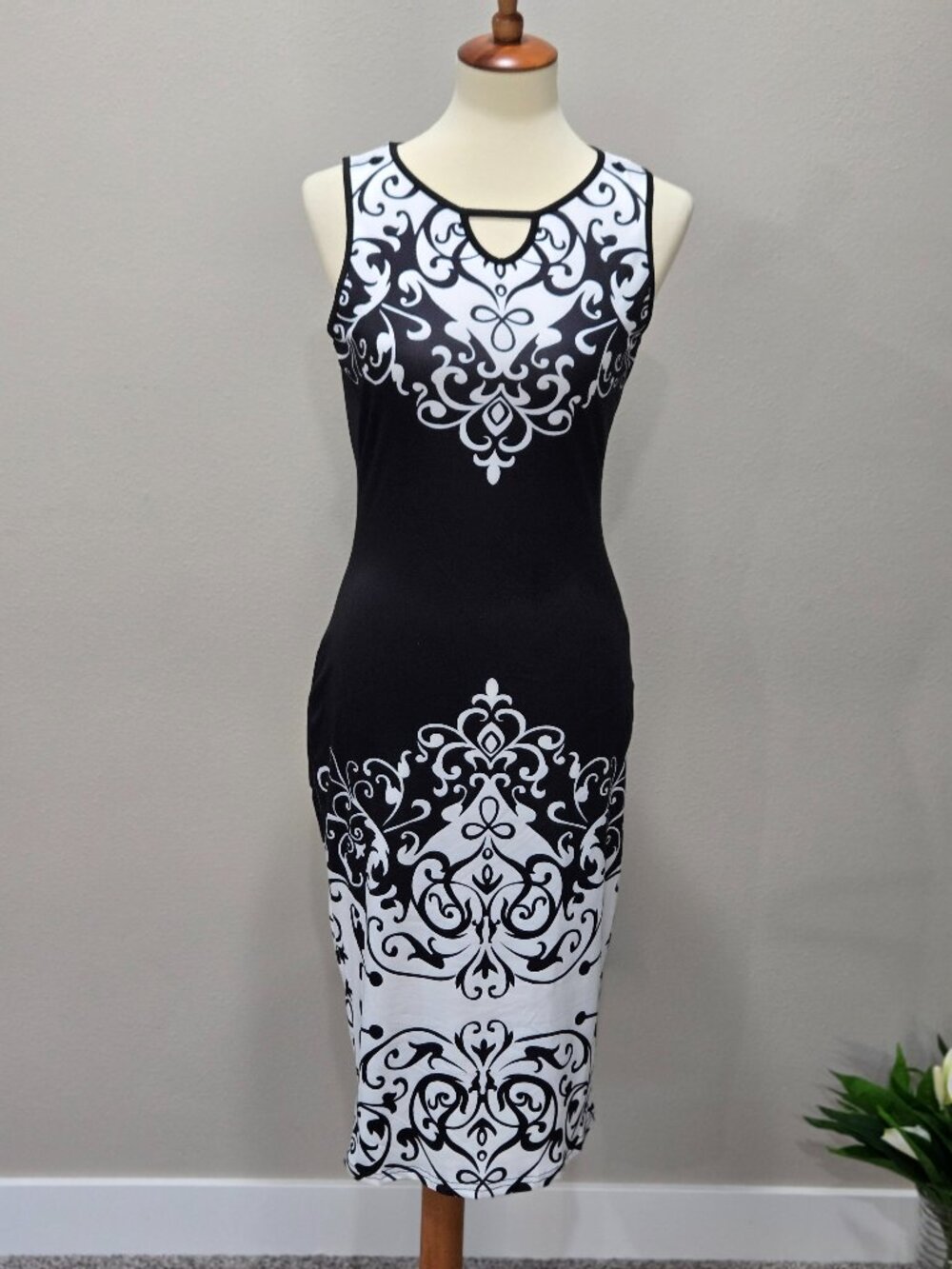 White & Black, Size M